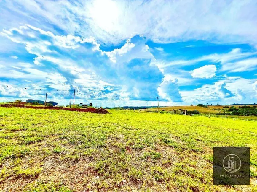 Foto 1 de Terreno / Lote à venda, 250m2 em Salto De Pirapora - SP