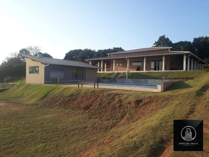 Foto 2 de Chácara com 3 quartos à venda, 2100m2 em Centro, Salto De Pirapora - SP