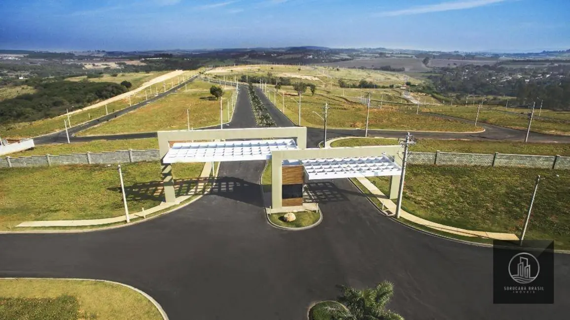 Foto 1 de Terreno / Lote à venda, 297m2 em Salto De Pirapora - SP