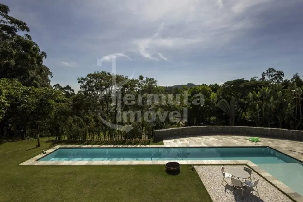 Casa de Condomínio com 5 quartos à venda, 1200m2 em Tamboré, Barueri - SP - imagem 3 Foto 3 de Casa de Condomínio com 5 quartos à venda, 1200m2 em Tamboré, Barueri - SP