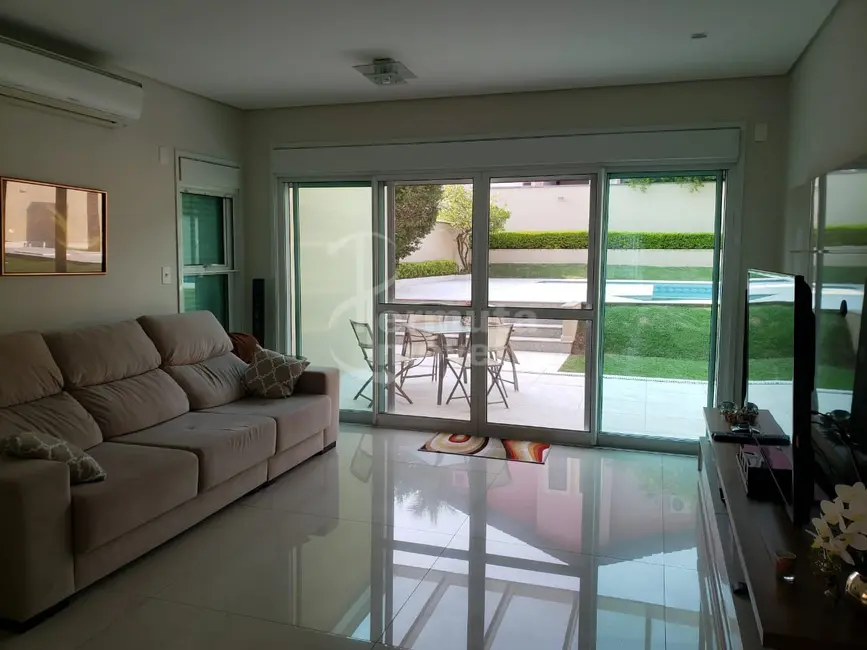 Casa de Condomínio com 5 quartos à venda, 400m2 em Tamboré, Santana De Parnaiba - SP - imagem 9 Foto 9 de Casa de Condomínio com 5 quartos à venda, 400m2 em Tamboré, Santana De Parnaiba - SP