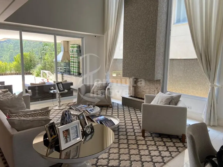 Casa de Condomínio com 5 quartos à venda, 418m2 em Tamboré, Barueri - SP - imagem 5 Foto 5 de Casa de Condomínio com 5 quartos à venda, 418m2 em Tamboré, Barueri - SP