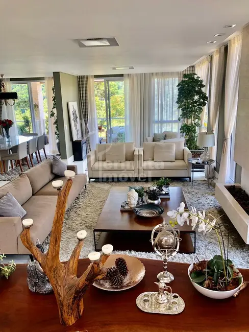 Foto 1 de Casa de Condomínio com 5 quartos à venda e para alugar, 68m2 em Tamboré, Santana De Parnaiba - SP