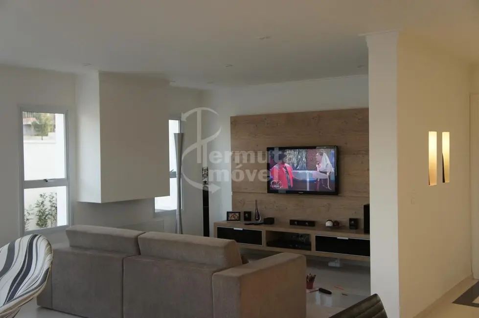 Casa de Condomínio com 4 quartos à venda, 354m2 em Tamboré, Santana De Parnaiba - SP - imagem 8 Foto 8 de Casa de Condomínio com 4 quartos à venda, 354m2 em Tamboré, Santana De Parnaiba - SP