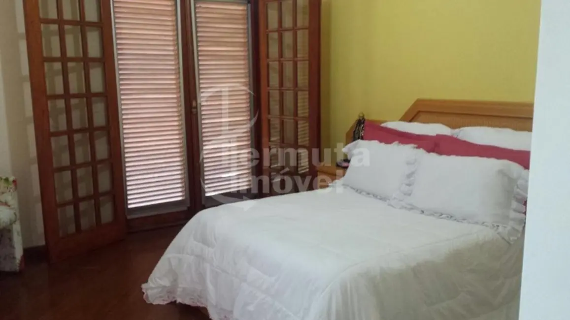 Casa com 5 quartos à venda, 350m2 em City Bussocaba, Osasco - SP - imagem 9 Foto 9 de Casa com 5 quartos à venda, 350m2 em City Bussocaba, Osasco - SP