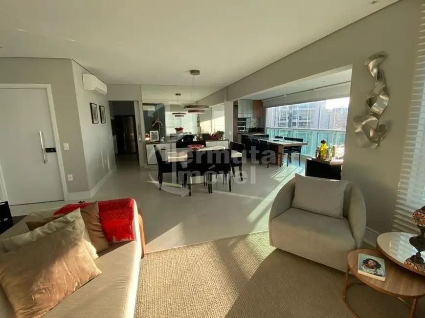 Foto 3 de Apartamento com 3 quartos à venda, 200m2 em Alphaville Empresarial, Barueri - SP