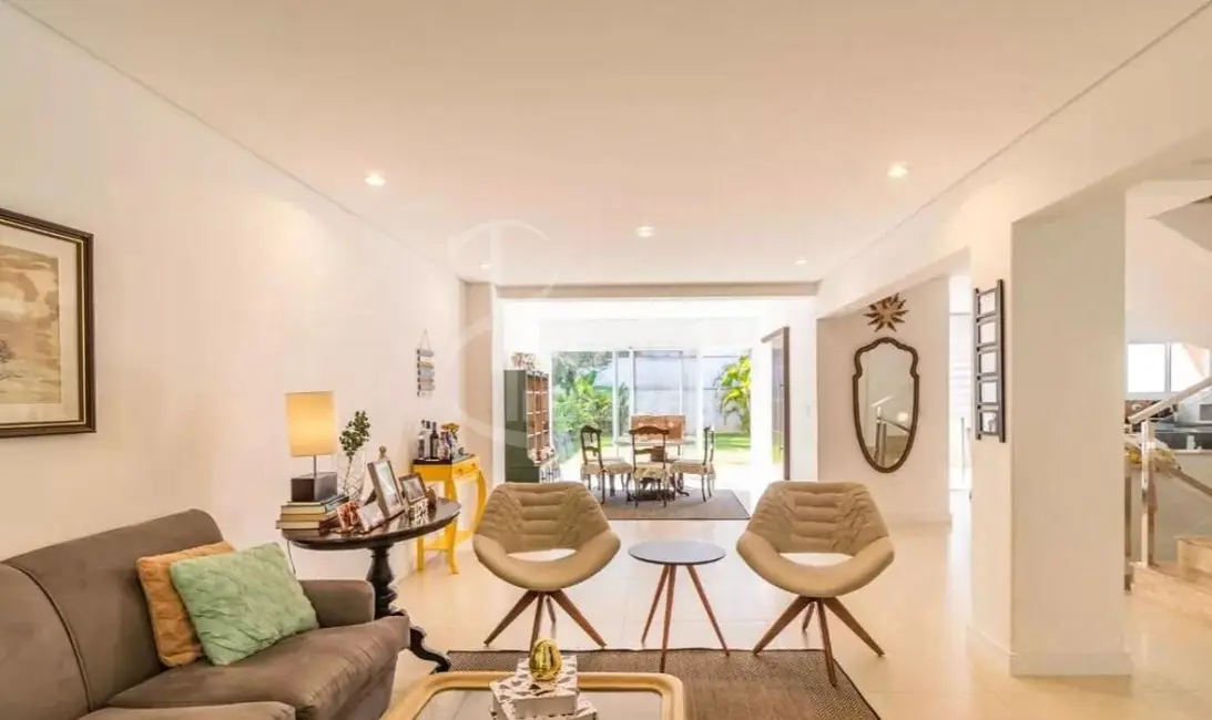 Foto 2 de Casa de Condomínio com 4 quartos à venda, 300m2 em Alphaville, Santana De Parnaiba - SP