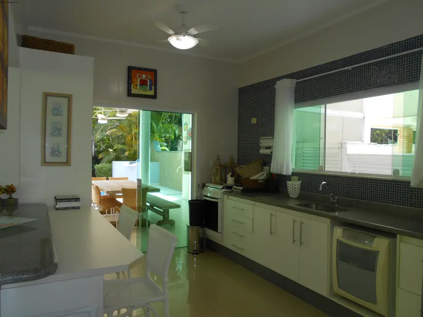 Casa com 5 quartos à venda, 290m2 em Bertioga - SP - imagem 9 Foto 9 de Casa com 5 quartos à venda, 290m2 em Bertioga - SP