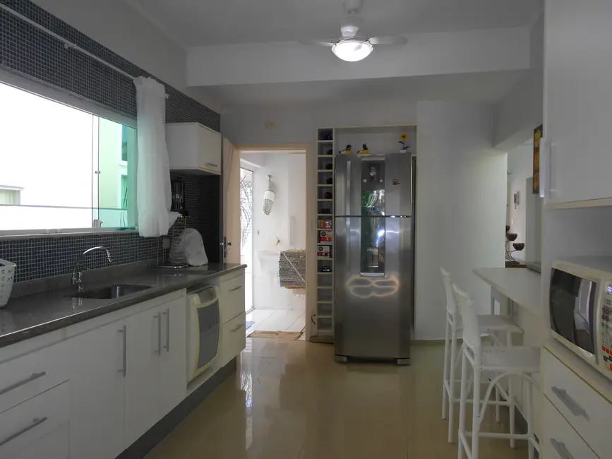 Casa com 5 quartos à venda, 290m2 em Bertioga - SP - imagem 4 Foto 4 de Casa com 5 quartos à venda, 290m2 em Bertioga - SP