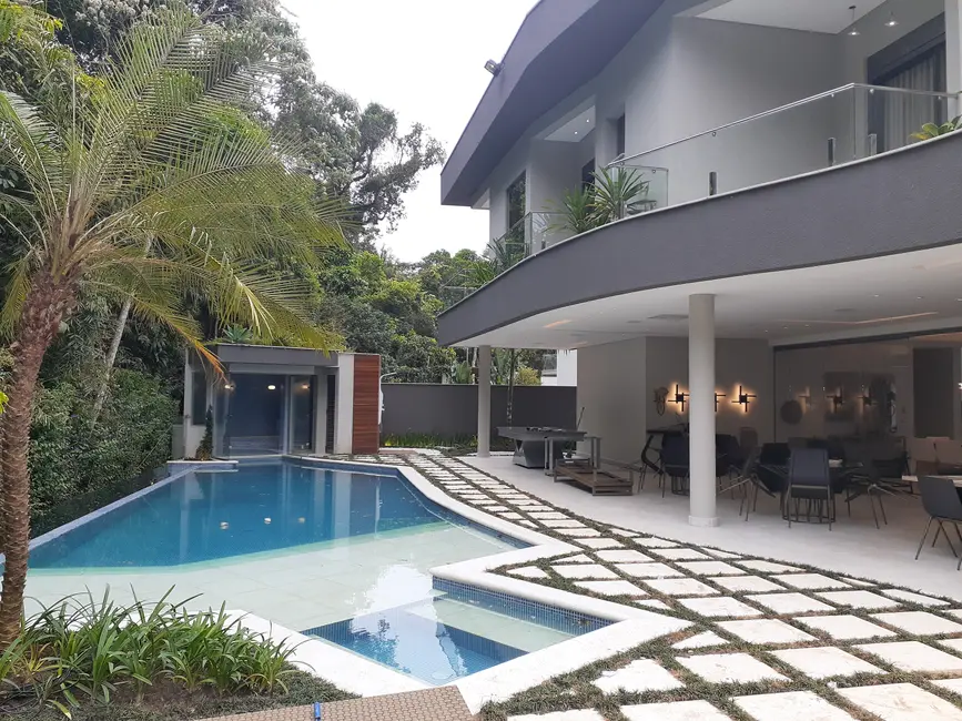 Casa de Condomínio com 7 quartos à venda, 600m2 em Bertioga - SP - imagem 3 Foto 3 de Casa de Condomínio com 7 quartos à venda, 600m2 em Bertioga - SP