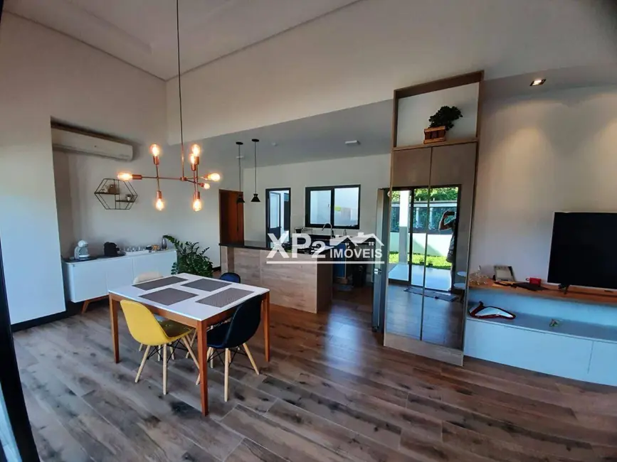 Casa de Condomínio com 4 quartos à venda, 303m2 em Recanto Campestre Internacional de Viracopos Gleba 4, Indaiatuba - SP - imagem 2 Foto 2 de Casa de Condomínio com 4 quartos à venda, 303m2 em Recanto Campestre Internacional de Viracopos Gleba 4, Indaiatuba - SP