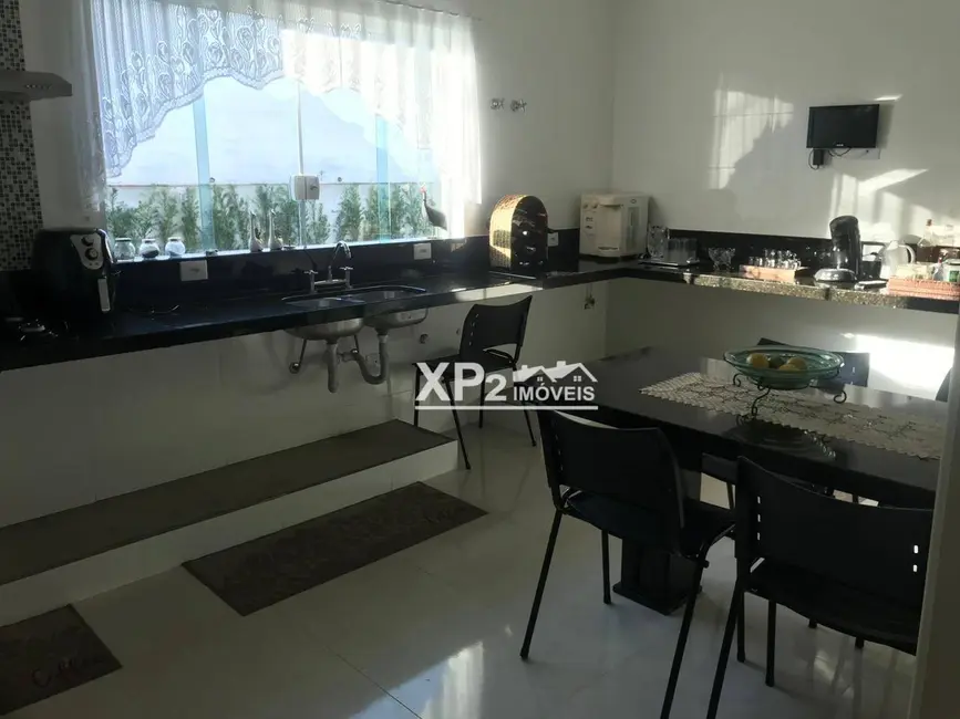 Chácara com 4 quartos à venda, 2500m2 em Colinas do Mosteiro de Itaici, Indaiatuba - SP - imagem 8 Foto 8 de Chácara com 4 quartos à venda, 2500m2 em Colinas do Mosteiro de Itaici, Indaiatuba - SP