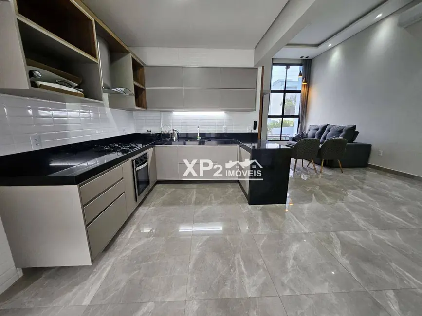 Casa de Condomínio com 3 quartos à venda, 218m2 em Jardim Mantova, Indaiatuba - SP - imagem 6 Foto 6 de Casa de Condomínio com 3 quartos à venda, 218m2 em Jardim Mantova, Indaiatuba - SP