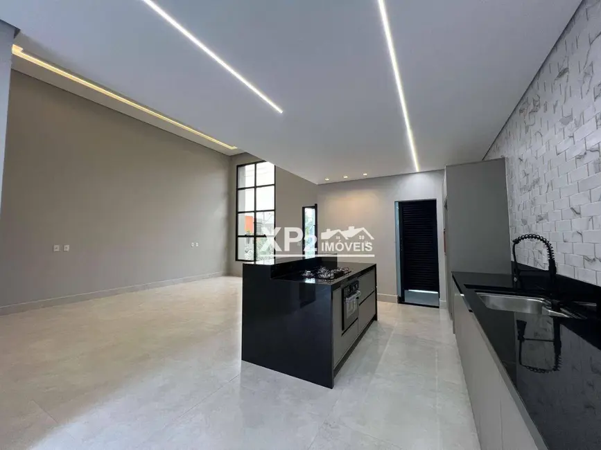 Foto 2 de Casa de Condomínio com 3 quartos à venda, 200m2 em Jardim Imperial, Indaiatuba - SP