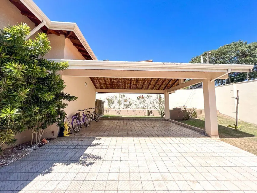 Chácara com 3 quartos à venda e para alugar, 1551m2 em Terras de Itaici, Indaiatuba - SP - imagem 3 Foto 3 de Chácara com 3 quartos à venda e para alugar, 1551m2 em Terras de Itaici, Indaiatuba - SP