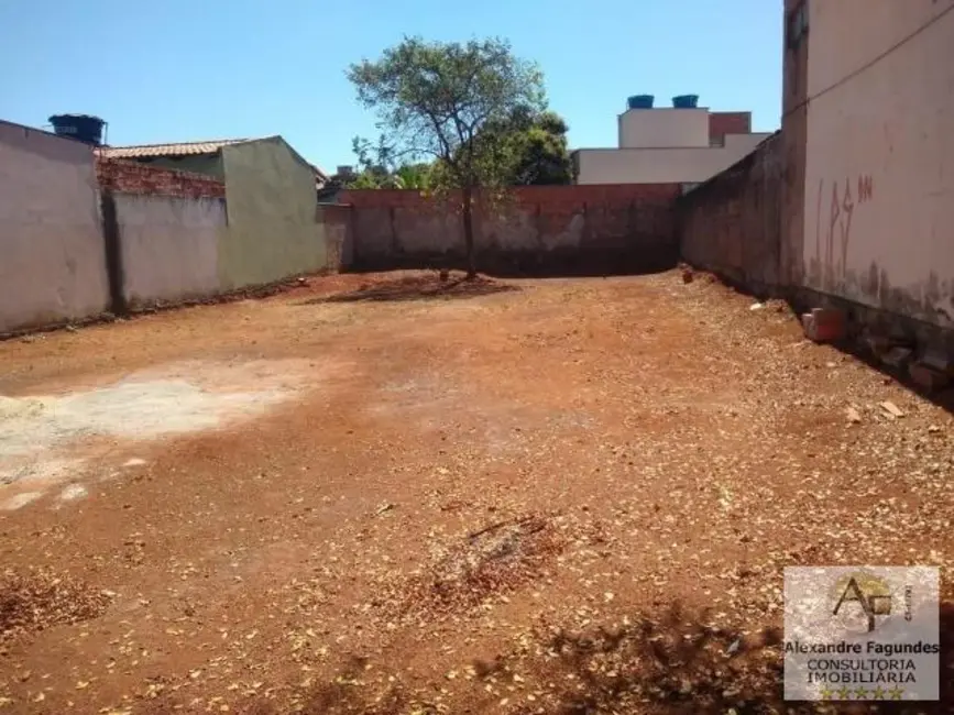 Foto 2 de Terreno / Lote à venda em Goiania - GO