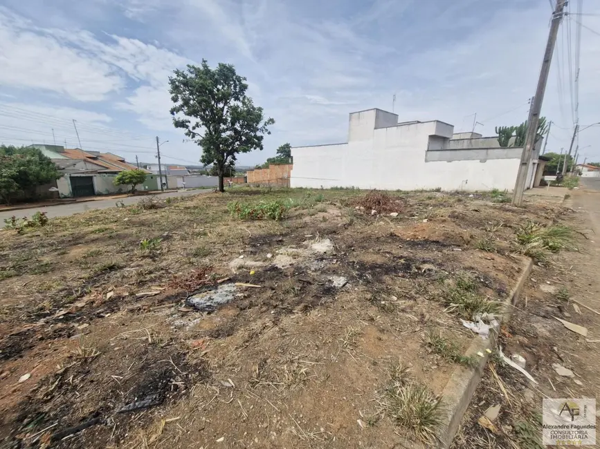 Foto 1 de Terreno / Lote à venda em Aparecida De Goiania - GO