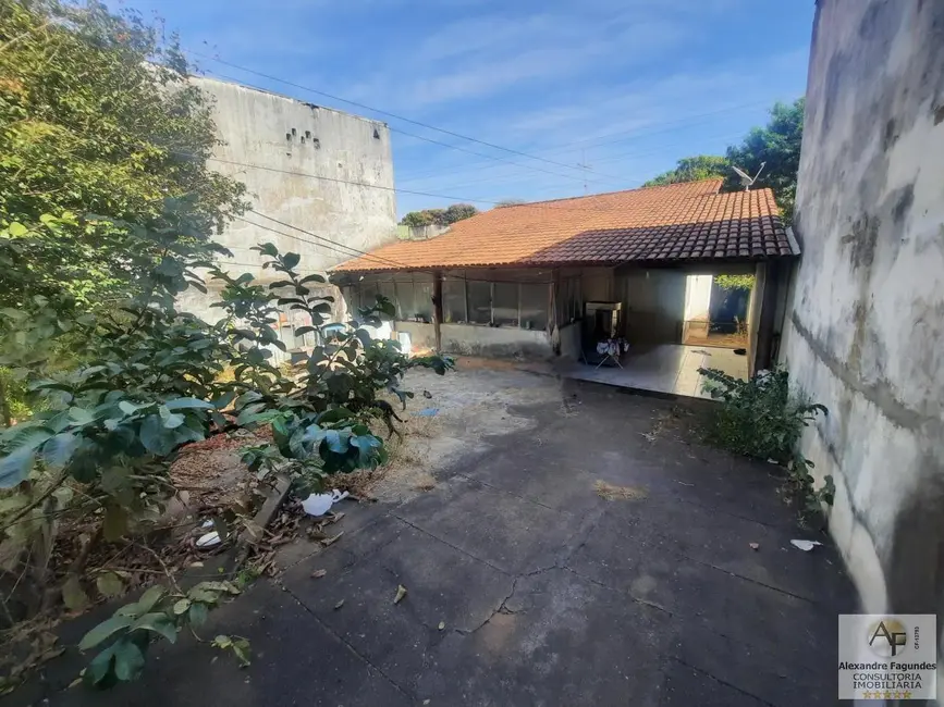 Loja com 3 quartos à venda em Goiania - GO - imagem 8 Foto 8 de Loja com 3 quartos à venda em Goiania - GO