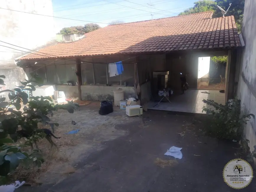 Casa Comercial com 3 quartos à venda em Goiania - GO - imagem 9 Foto 9 de Casa Comercial com 3 quartos à venda em Goiania - GO