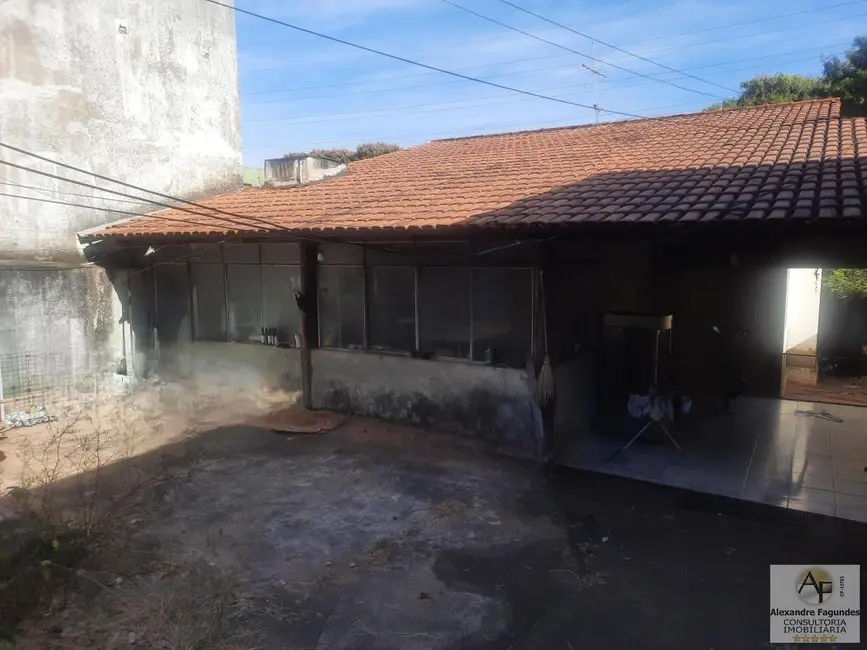Loja com 3 quartos à venda em Goiania - GO - imagem 9 Foto 9 de Loja com 3 quartos à venda em Goiania - GO