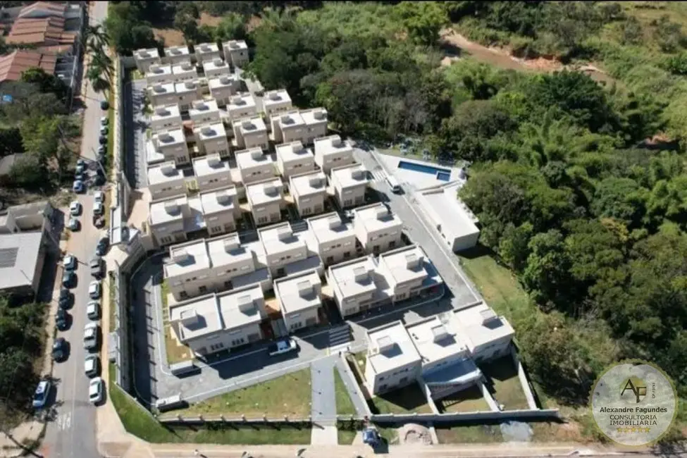 Casa de Condomínio com 3 quartos à venda, 100m2 em Aparecida De Goiania - GO - imagem 4 Foto 4 de Casa de Condomínio com 3 quartos à venda, 100m2 em Aparecida De Goiania - GO