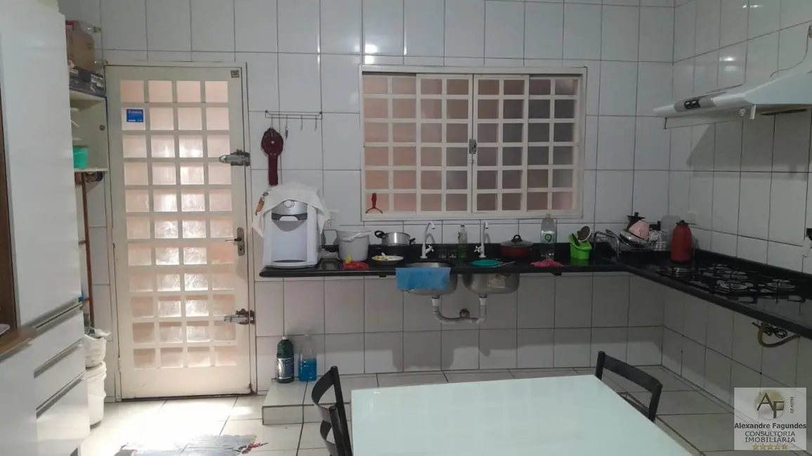 Foto 9 de Casa com 3 quartos à venda, 324m2 em Aparecida De Goiania - GO