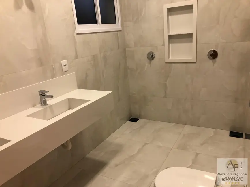 Foto 3 de Casa de Condomínio com 4 quartos à venda, 200m2 em Goiania - GO