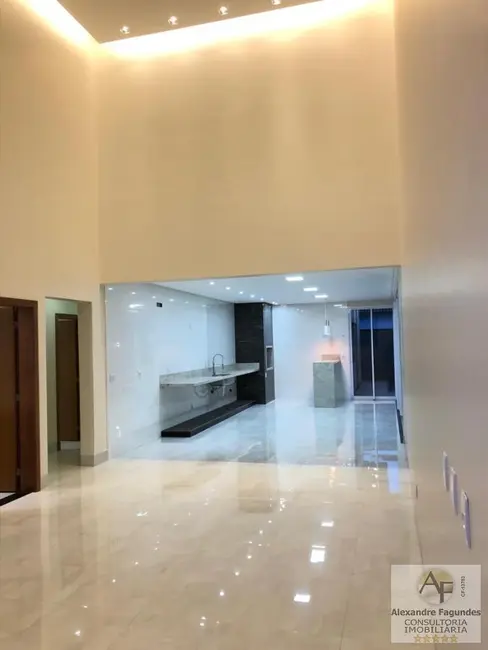 Foto 2 de Casa de Condomínio com 4 quartos à venda, 200m2 em Goiania - GO