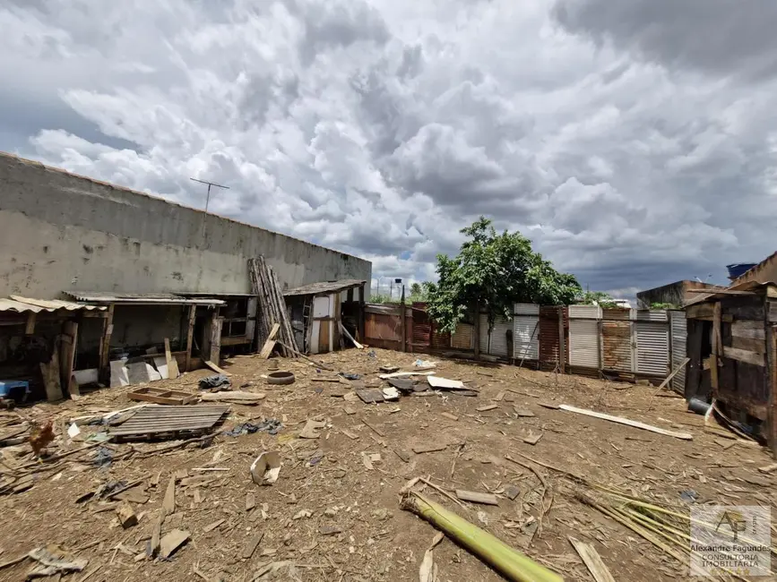 Foto 1 de Terreno / Lote à venda em Aparecida De Goiania - GO