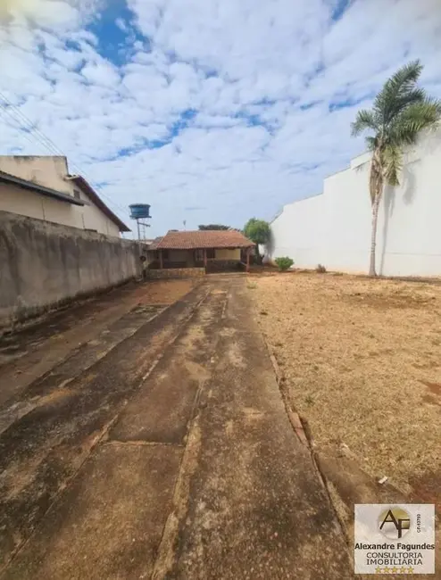 Foto 3 de Terreno / Lote à venda em Goiania - GO