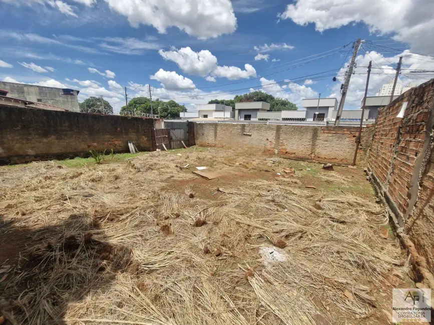 Foto 2 de Terreno / Lote à venda em Goiania - GO