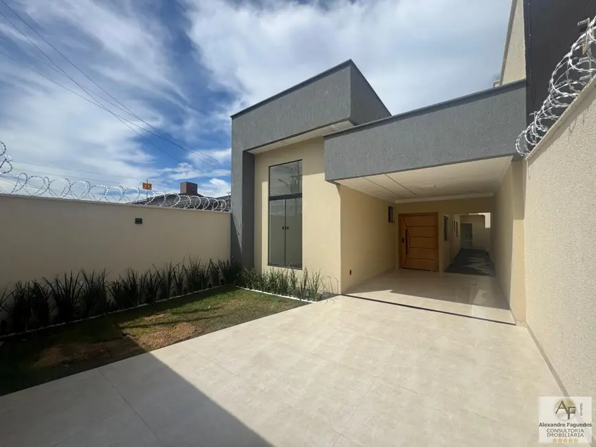 Foto 2 de Casa com 3 quartos à venda, 124m2 em Aparecida De Goiania - GO