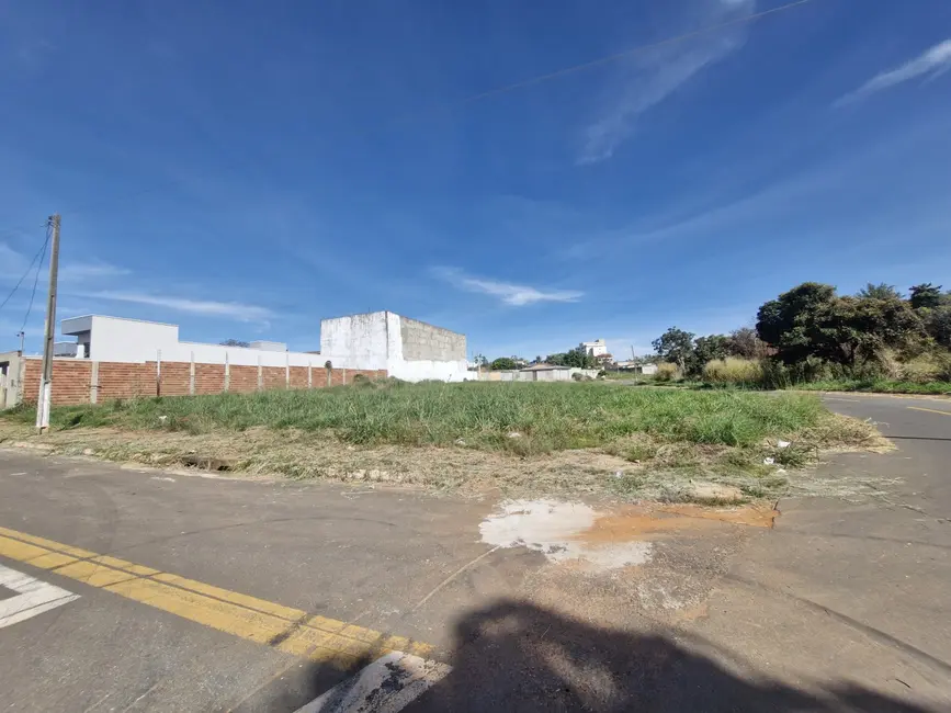 Foto 1 de Terreno / Lote à venda em Aparecida De Goiania - GO