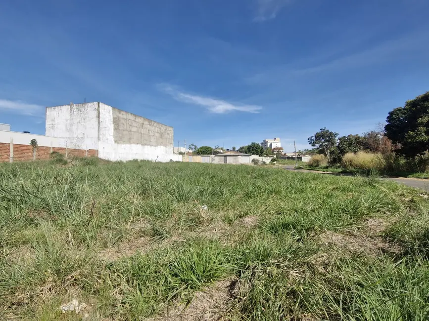 Foto 3 de Terreno / Lote à venda em Aparecida De Goiania - GO