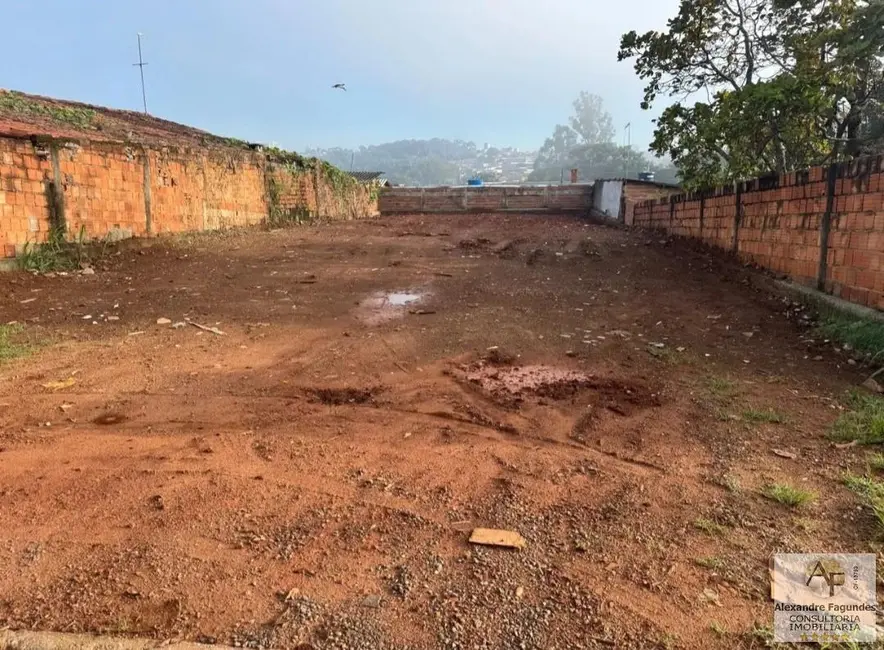Foto 1 de Terreno / Lote à venda em Aparecida De Goiania - GO