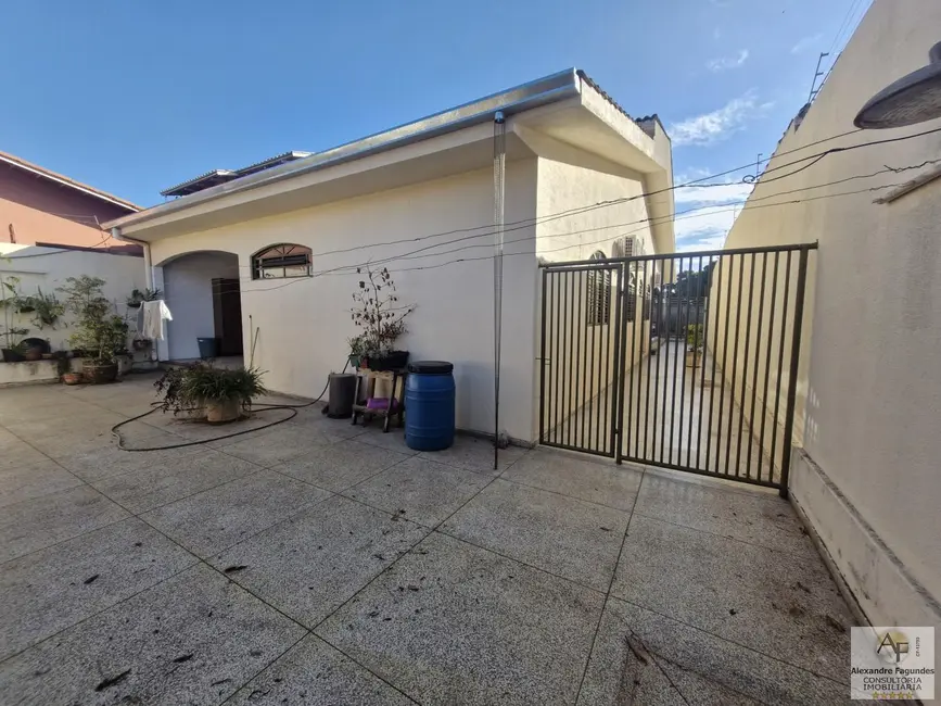 Casa com 3 quartos à venda, 262m2 em Goiania - GO - imagem 6 Foto 6 de Casa com 3 quartos à venda, 262m2 em Goiania - GO
