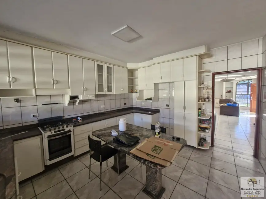 Casa com 3 quartos à venda, 262m2 em Goiania - GO - imagem 9 Foto 9 de Casa com 3 quartos à venda, 262m2 em Goiania - GO
