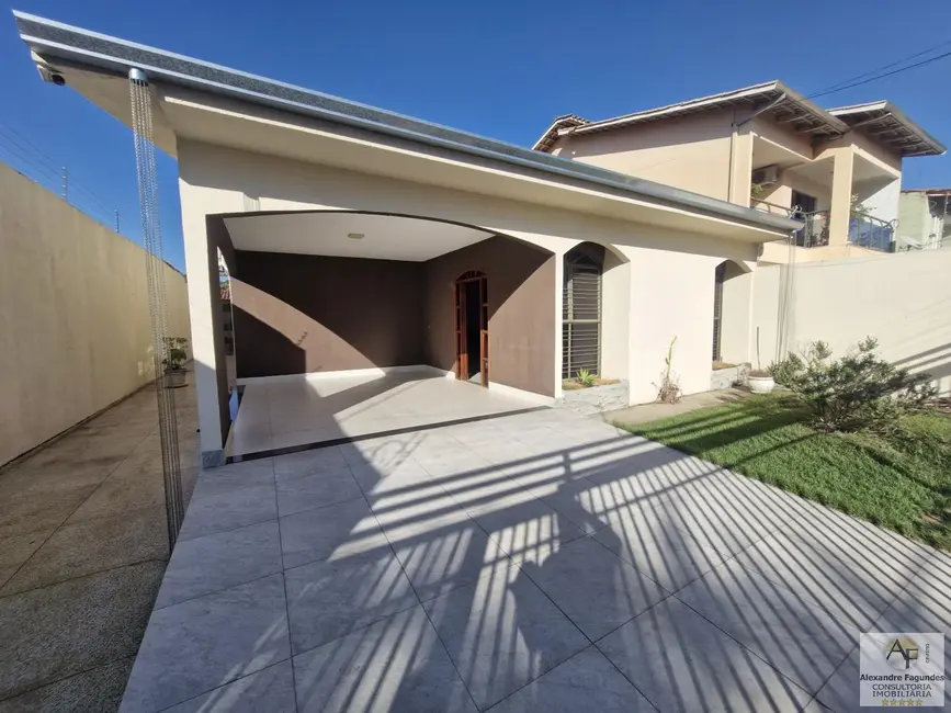 Casa com 3 quartos à venda, 262m2 em Goiania - GO - imagem 5 Foto 5 de Casa com 3 quartos à venda, 262m2 em Goiania - GO