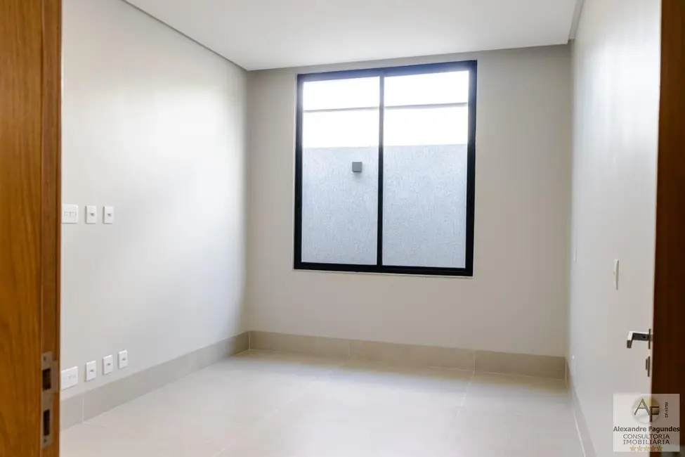Casa de Condomínio com 4 quartos à venda, 236m2 em Senador Canedo - GO - imagem 8 Foto 8 de Casa de Condomínio com 4 quartos à venda, 236m2 em Senador Canedo - GO