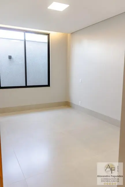 Casa de Condomínio com 4 quartos à venda, 236m2 em Senador Canedo - GO - imagem 6 Foto 6 de Casa de Condomínio com 4 quartos à venda, 236m2 em Senador Canedo - GO