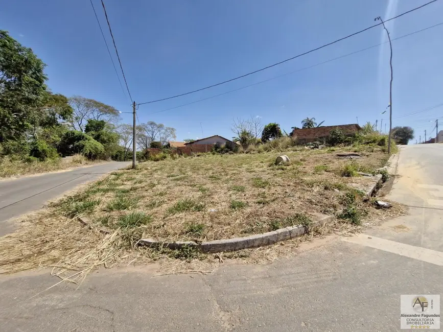 Foto 1 de Terreno / Lote à venda em Aparecida De Goiania - GO
