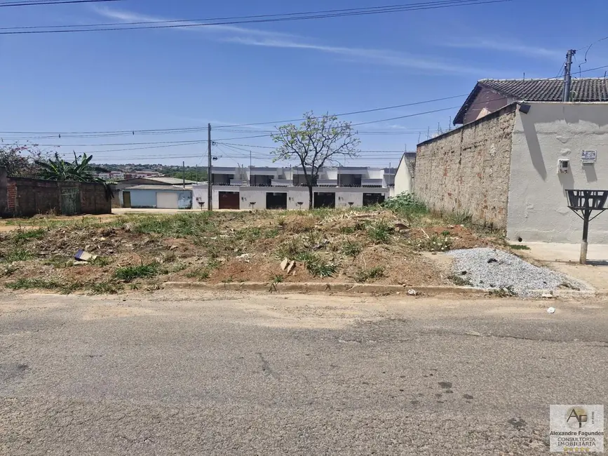 Foto 1 de Terreno / Lote à venda em Aparecida De Goiania - GO