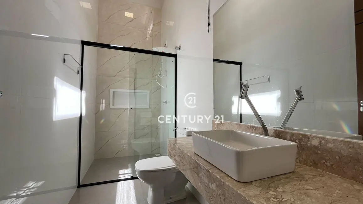 Casa com 3 quartos à venda, 200m2 em Cacoal - RO - imagem 8 Foto 8 de Casa com 3 quartos à venda, 200m2 em Cacoal - RO