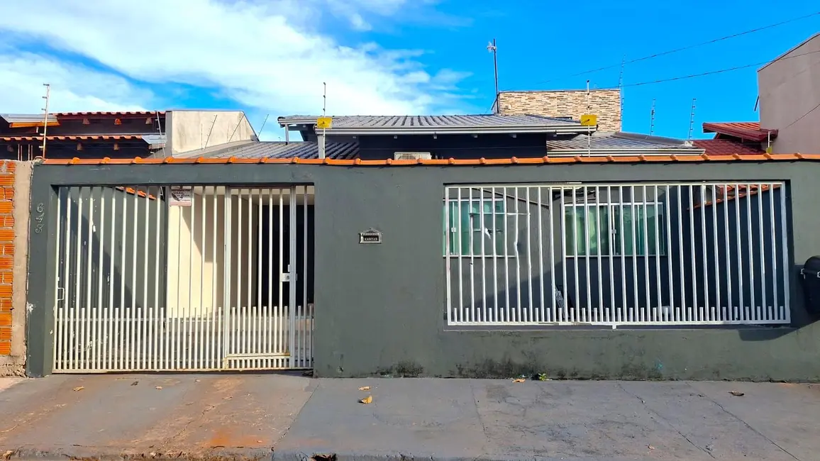 Casa com 3 quartos à venda, 200m2 em Cacoal - RO - imagem 2 Foto 2 de Casa com 3 quartos à venda, 200m2 em Cacoal - RO