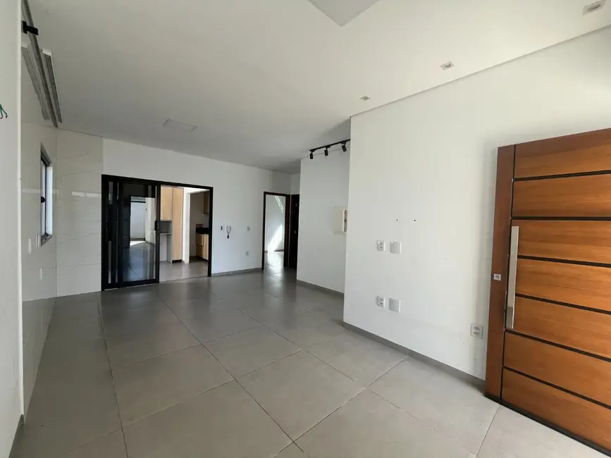 Casa com 3 quartos à venda, 180m2 em Morada do Bosque, Cacoal - RO - imagem 3 Foto 3 de Casa com 3 quartos à venda, 180m2 em Morada do Bosque, Cacoal - RO
