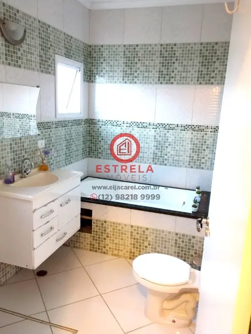 Foto 4 de Casa com 4 quartos à venda, 275m2 em Loteamento Villa Branca, Jacarei - SP