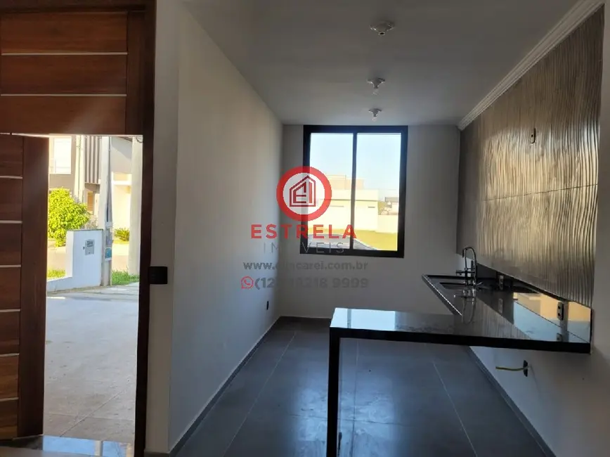 Foto 1 de Casa com 3 quartos à venda, 212m2 em Jardim Jacinto, Jacarei - SP