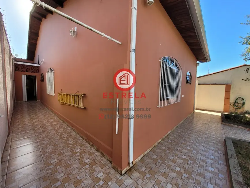 Foto 3 de Casa com 3 quartos à venda, 180m2 em Jardim Terras de São João, Jacarei - SP