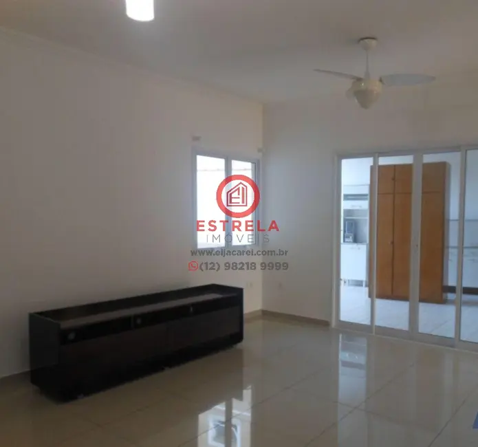 Foto 3 de Casa com 3 quartos à venda, 151m2 em Jardim Siesta, Jacarei - SP