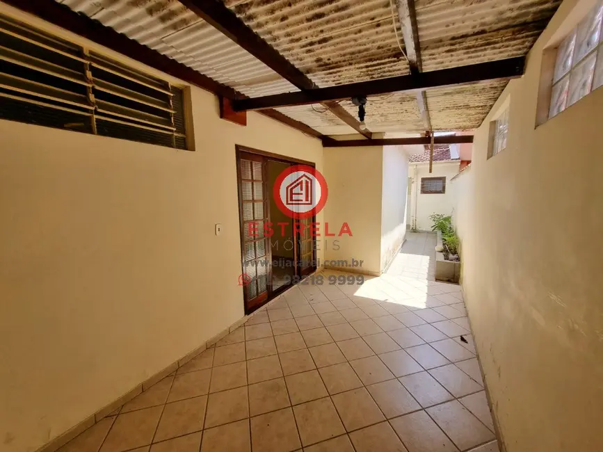 Casa com 3 quartos à venda, 135m2 em Jardim Mesquita, Jacarei - SP - imagem 3 Foto 3 de Casa com 3 quartos à venda, 135m2 em Jardim Mesquita, Jacarei - SP